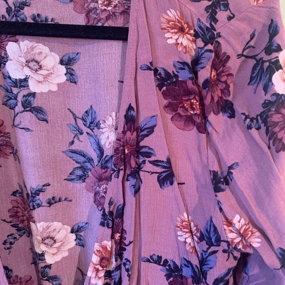 American Eagle Outfitters Floral Print Top Size M - Picture 3 of 8